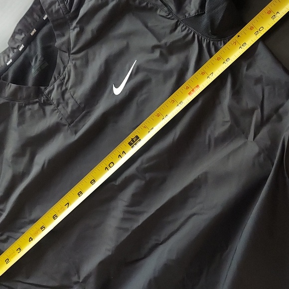 Nike - Picture 13 of 14